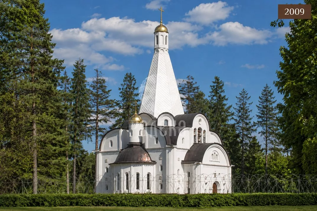 Church of St. George the Victorious in Balashikha with darkened copper coverings, 2009.